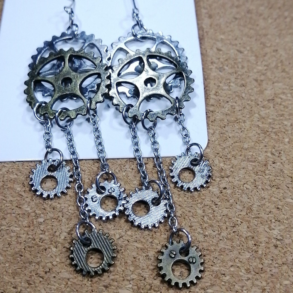 Steampunk Gear Dangle Gun Metal And Silver Tones Earrings